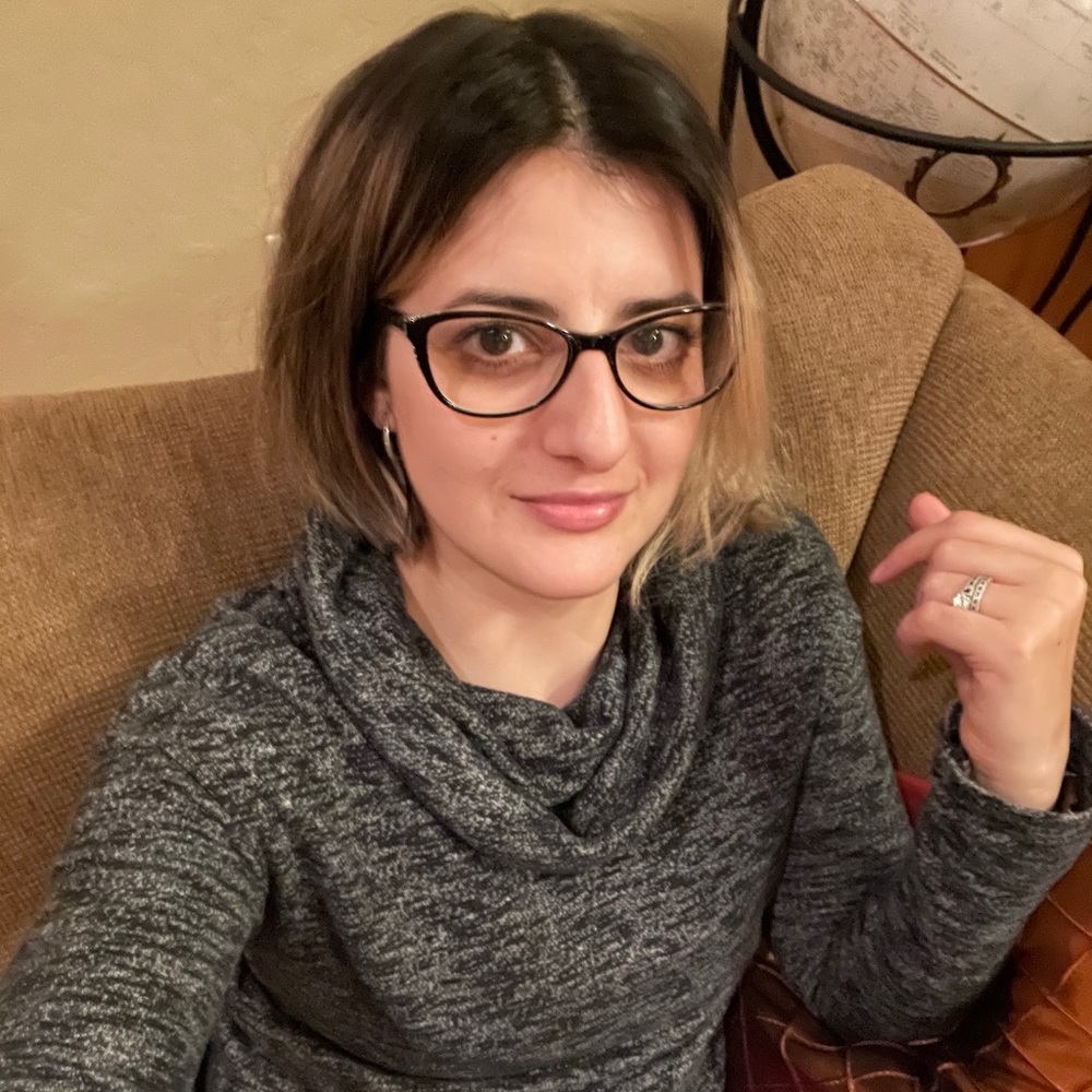 Meet your Posher, Yuliya